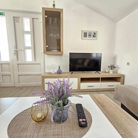 Apartment Vip Pirovac Zewnętrze zdjęcie